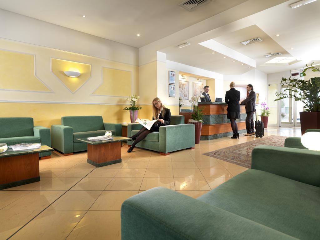 Piramidi Hotel Torri di Quartesolo Extérieur photo