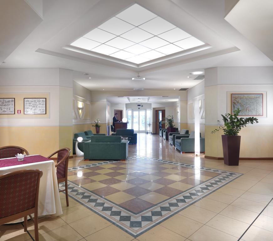Piramidi Hotel Torri di Quartesolo Extérieur photo