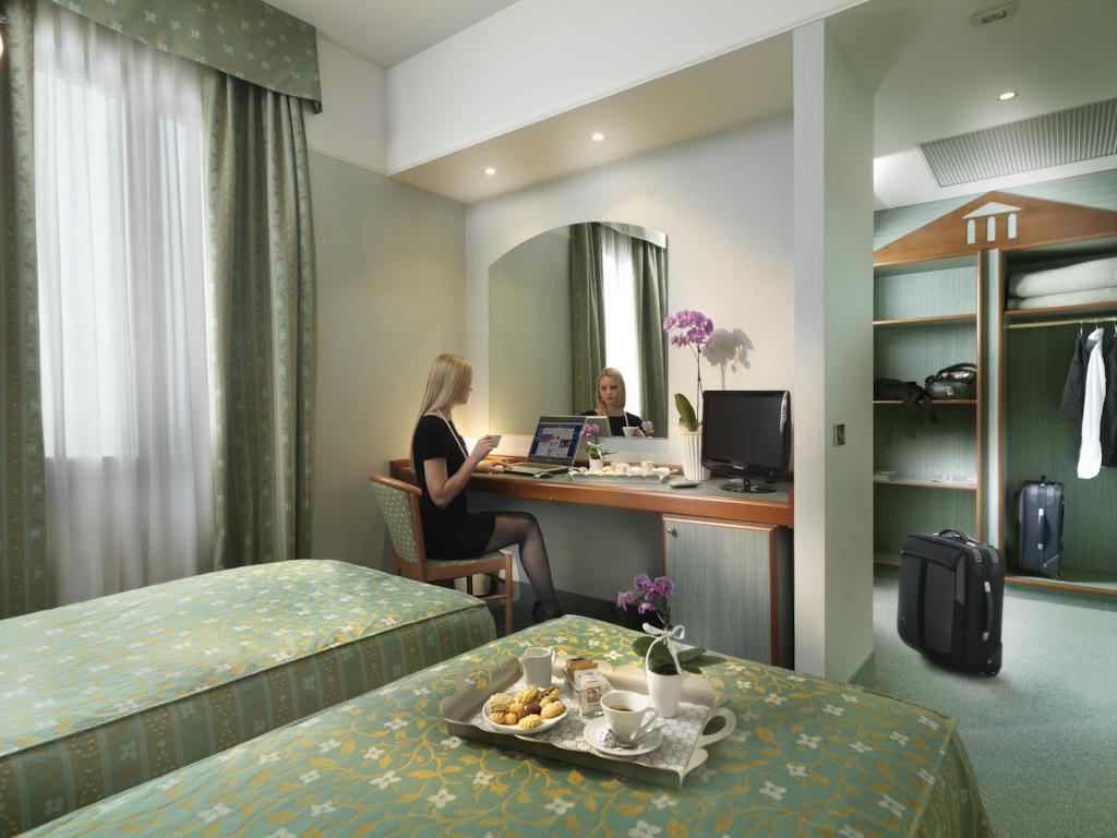 Piramidi Hotel Torri di Quartesolo Extérieur photo
