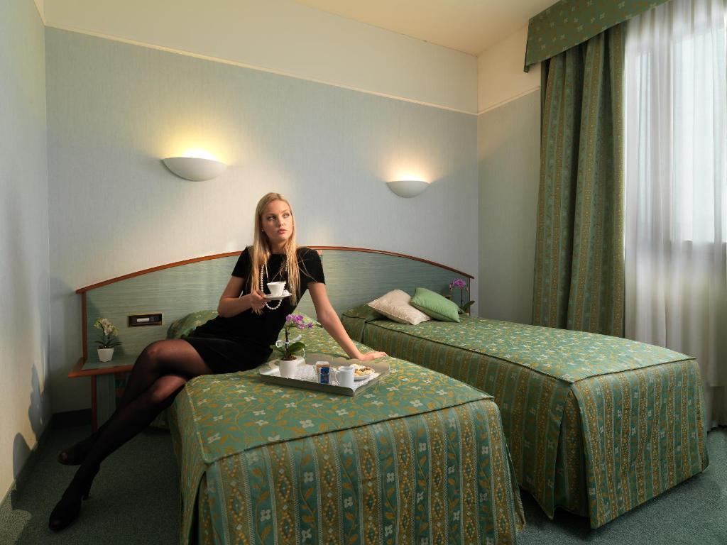 Piramidi Hotel Torri di Quartesolo Extérieur photo