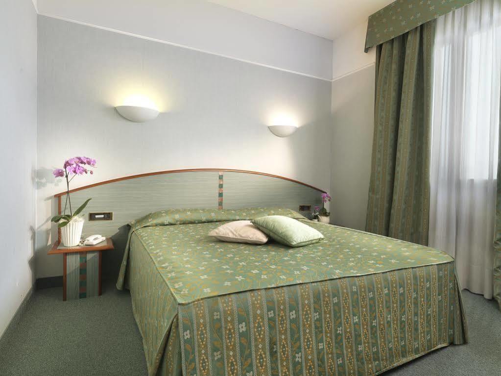 Piramidi Hotel Torri di Quartesolo Extérieur photo